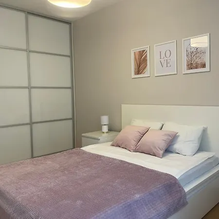 Vijolie West Exclusive 아파트 바르샤바