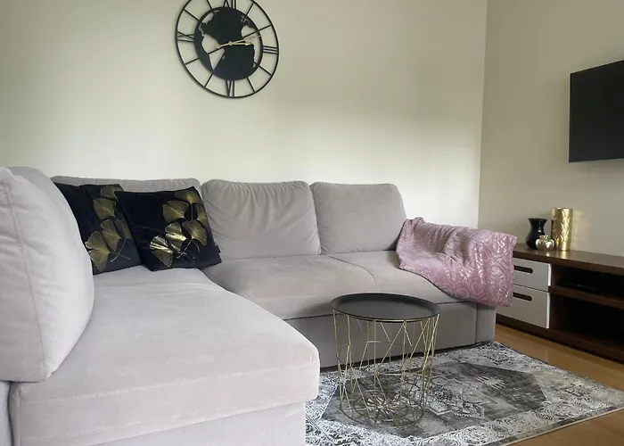 Vijolie West Exclusive وارسو