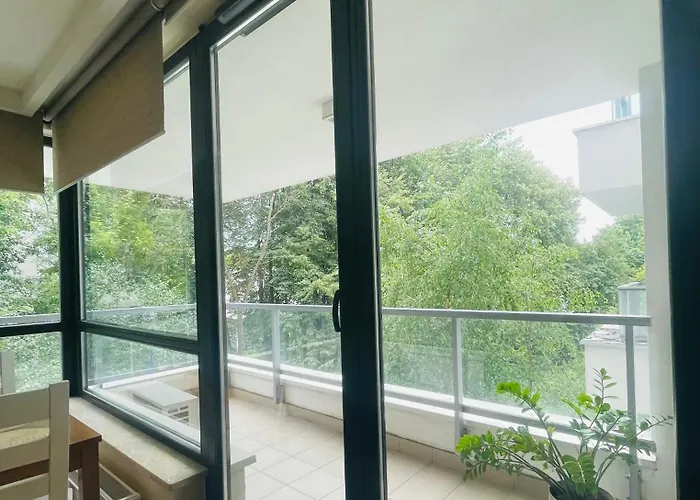 Vijolie West Exclusive *